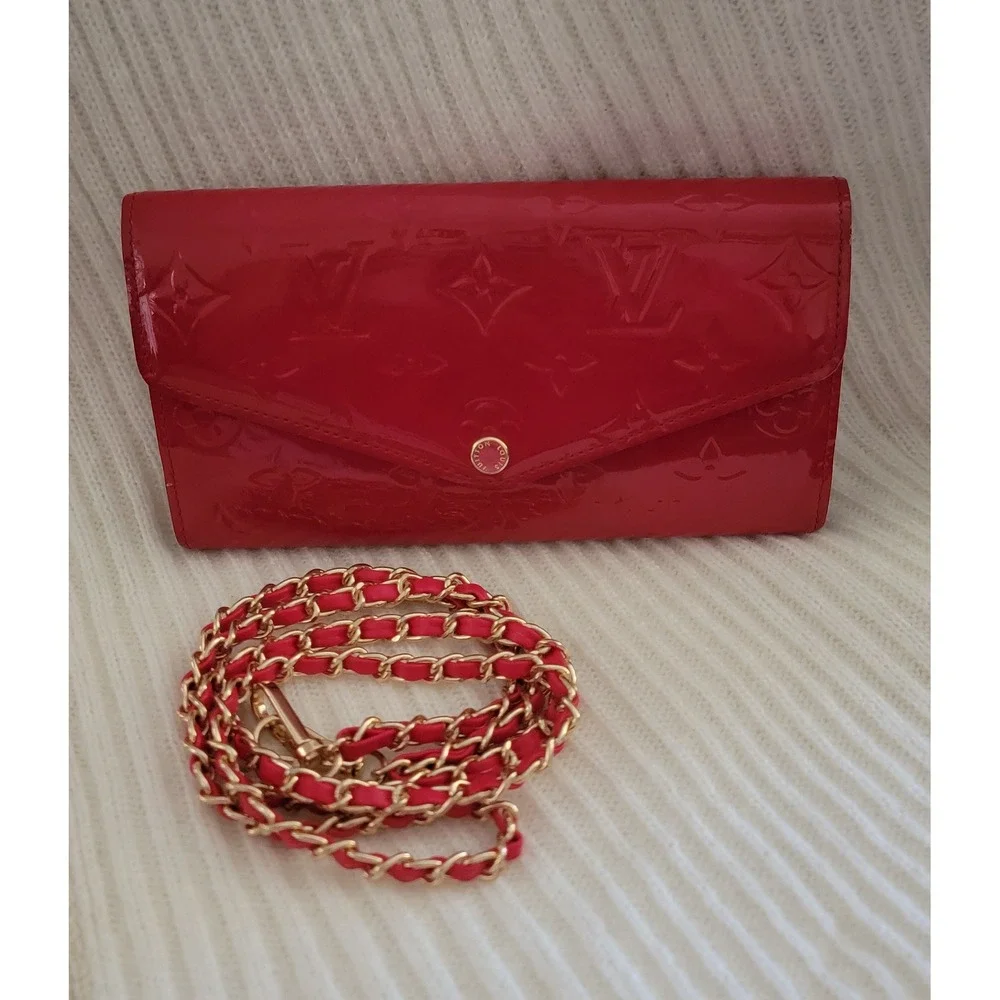 Louis Vuitton Sarah Wallet Monogram Vernis‎ Red Patent Leather Crossbody Chain